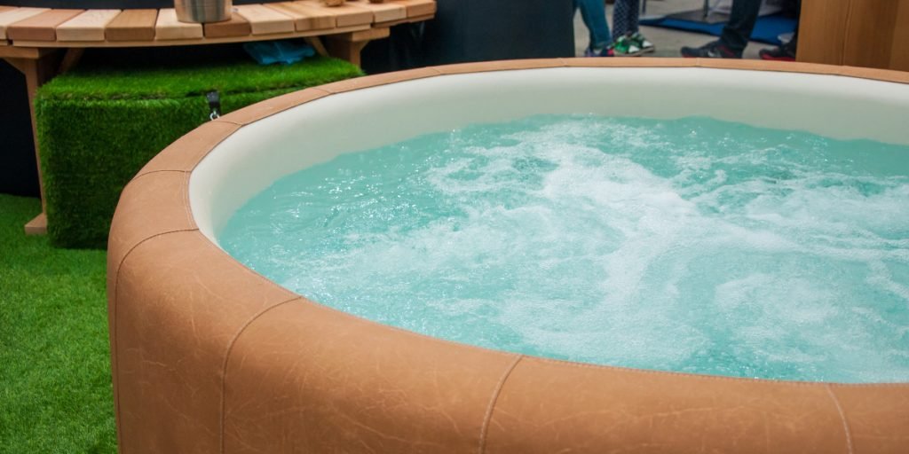 opblaasbare jacuzzi tuin