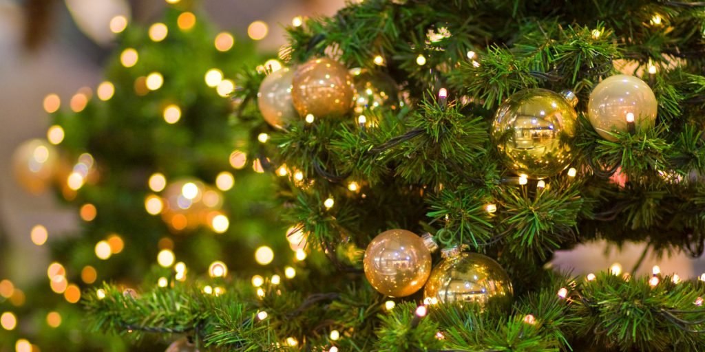 kant-en-klare kunstkerstboom met verlichting